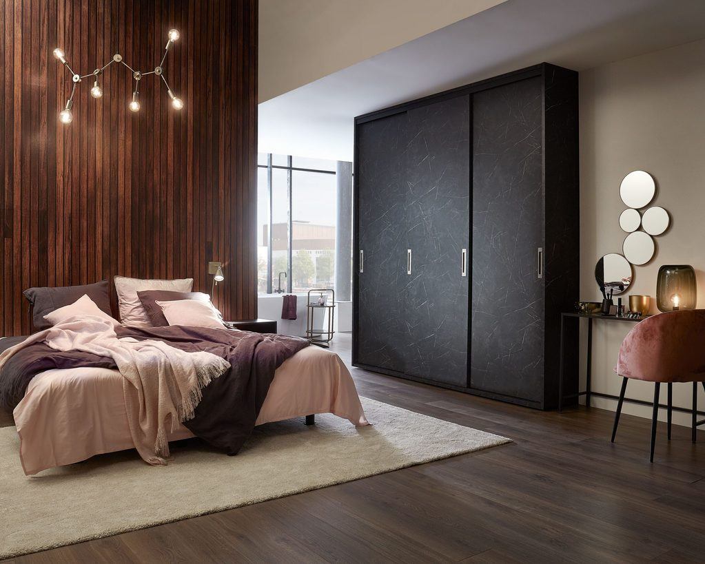 large-Raffito_Loft Italian marmer interieur steengrijs deuren dicht